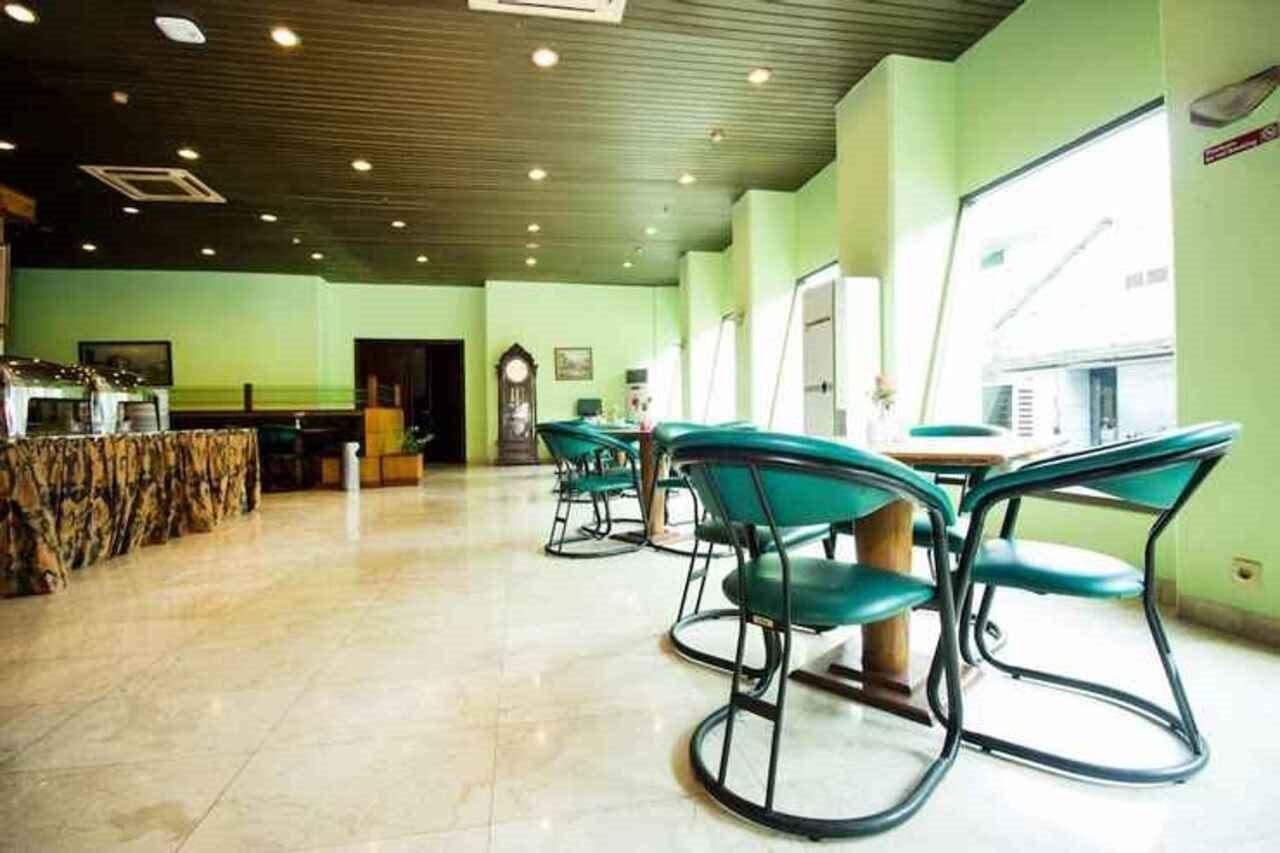 Super Oyo Townhouse 2 Hotel Gunung Sahari Джакарта Екстер'єр фото