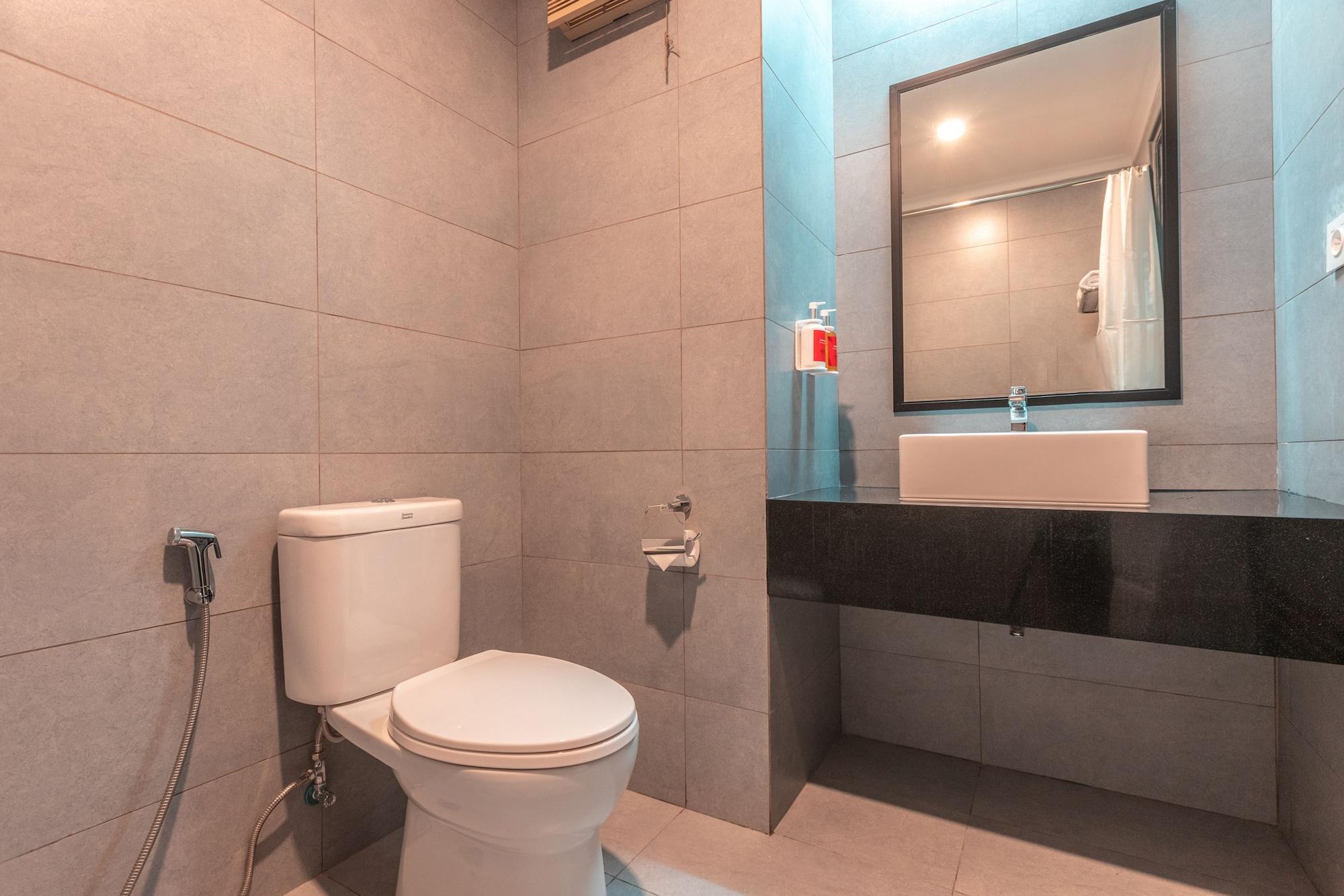 Super Oyo Townhouse 2 Hotel Gunung Sahari Джакарта Екстер'єр фото
