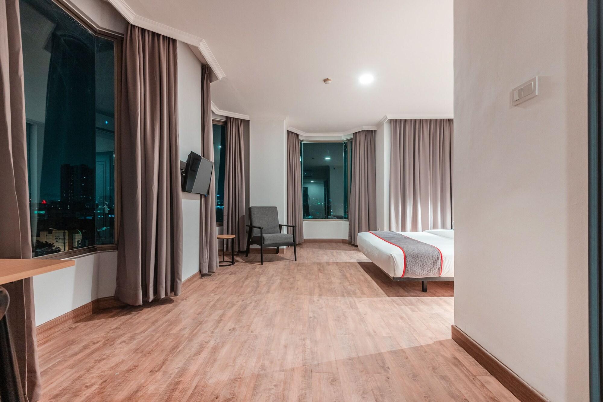 Super Oyo Townhouse 2 Hotel Gunung Sahari Джакарта Екстер'єр фото