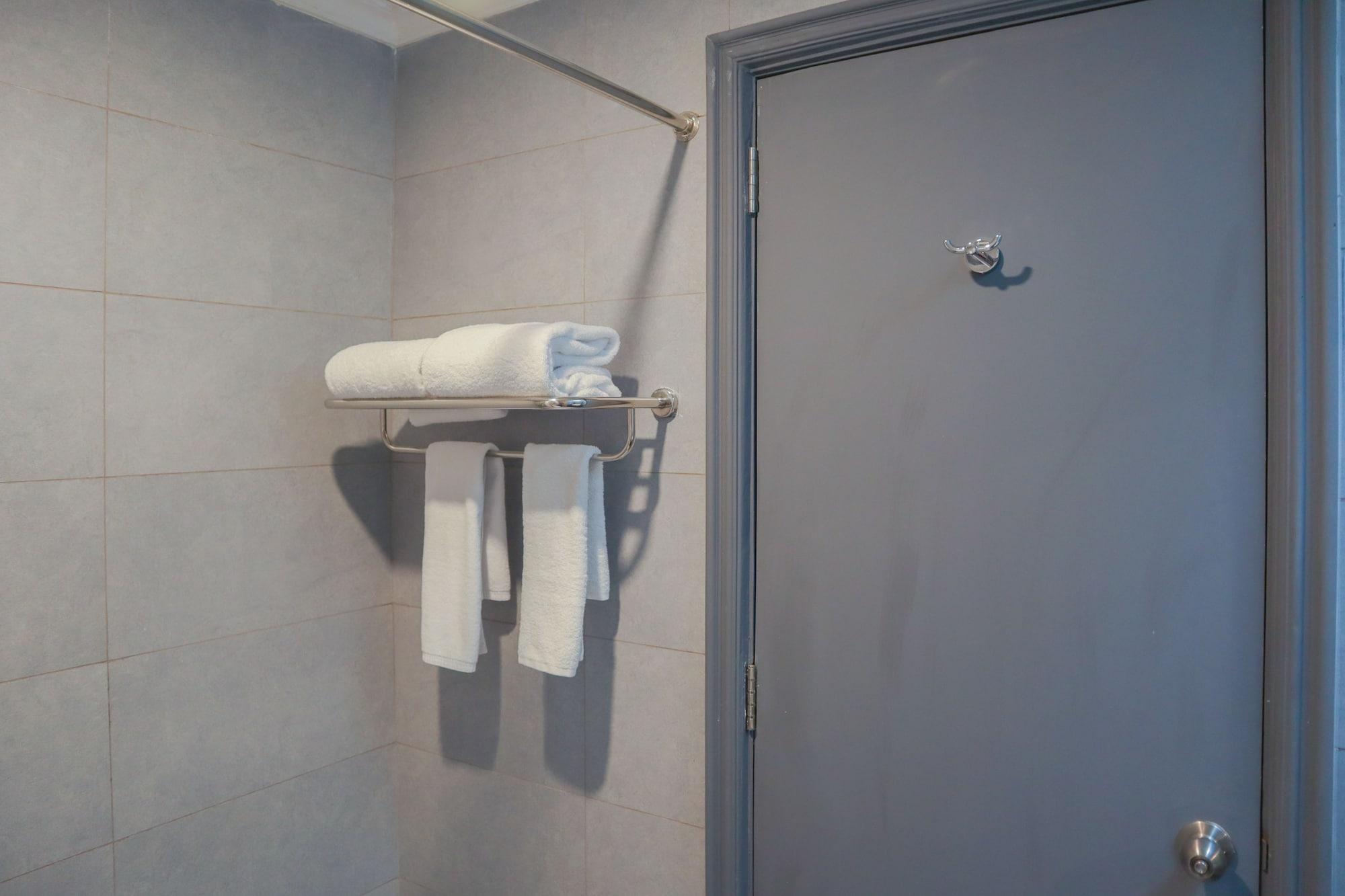 Super Oyo Townhouse 2 Hotel Gunung Sahari Джакарта Екстер'єр фото