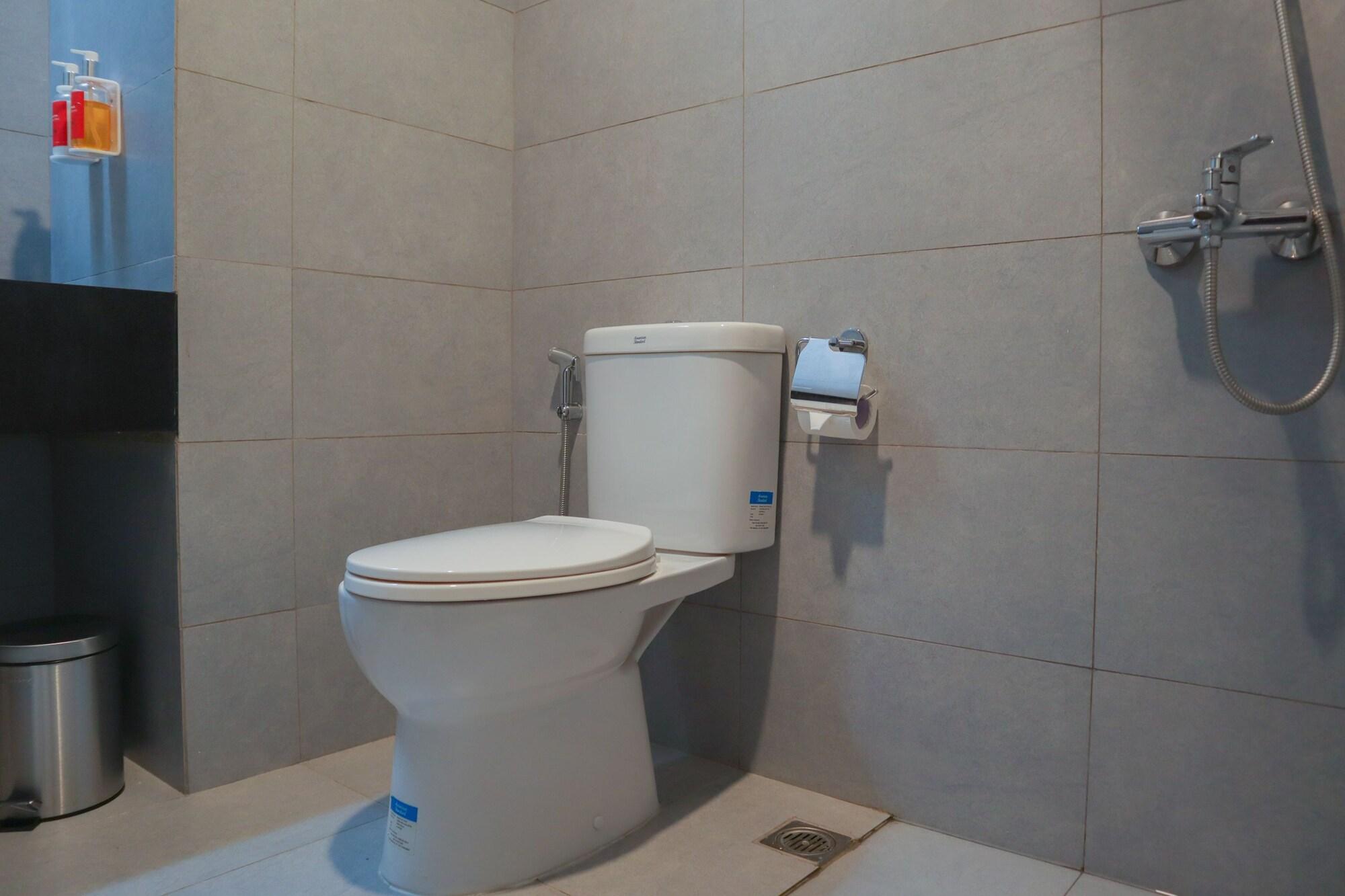 Super Oyo Townhouse 2 Hotel Gunung Sahari Джакарта Екстер'єр фото