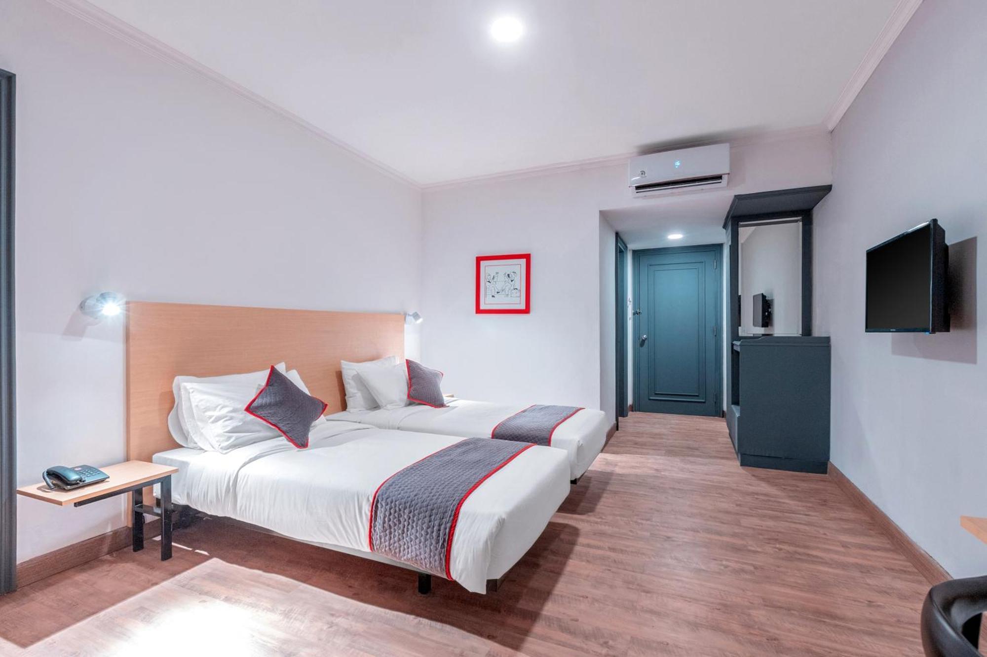 Super Oyo Townhouse 2 Hotel Gunung Sahari Джакарта Екстер'єр фото