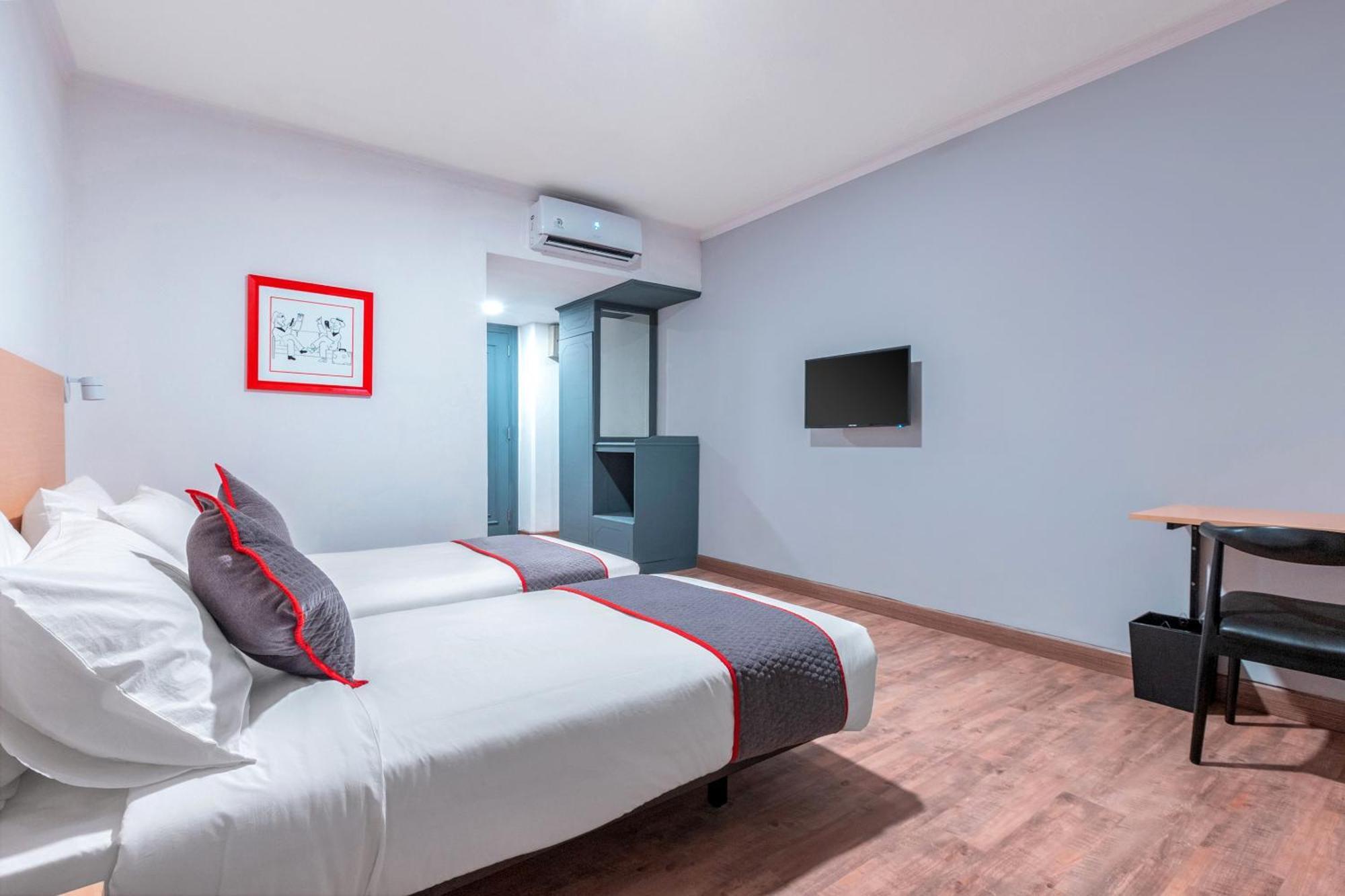 Super Oyo Townhouse 2 Hotel Gunung Sahari Джакарта Екстер'єр фото