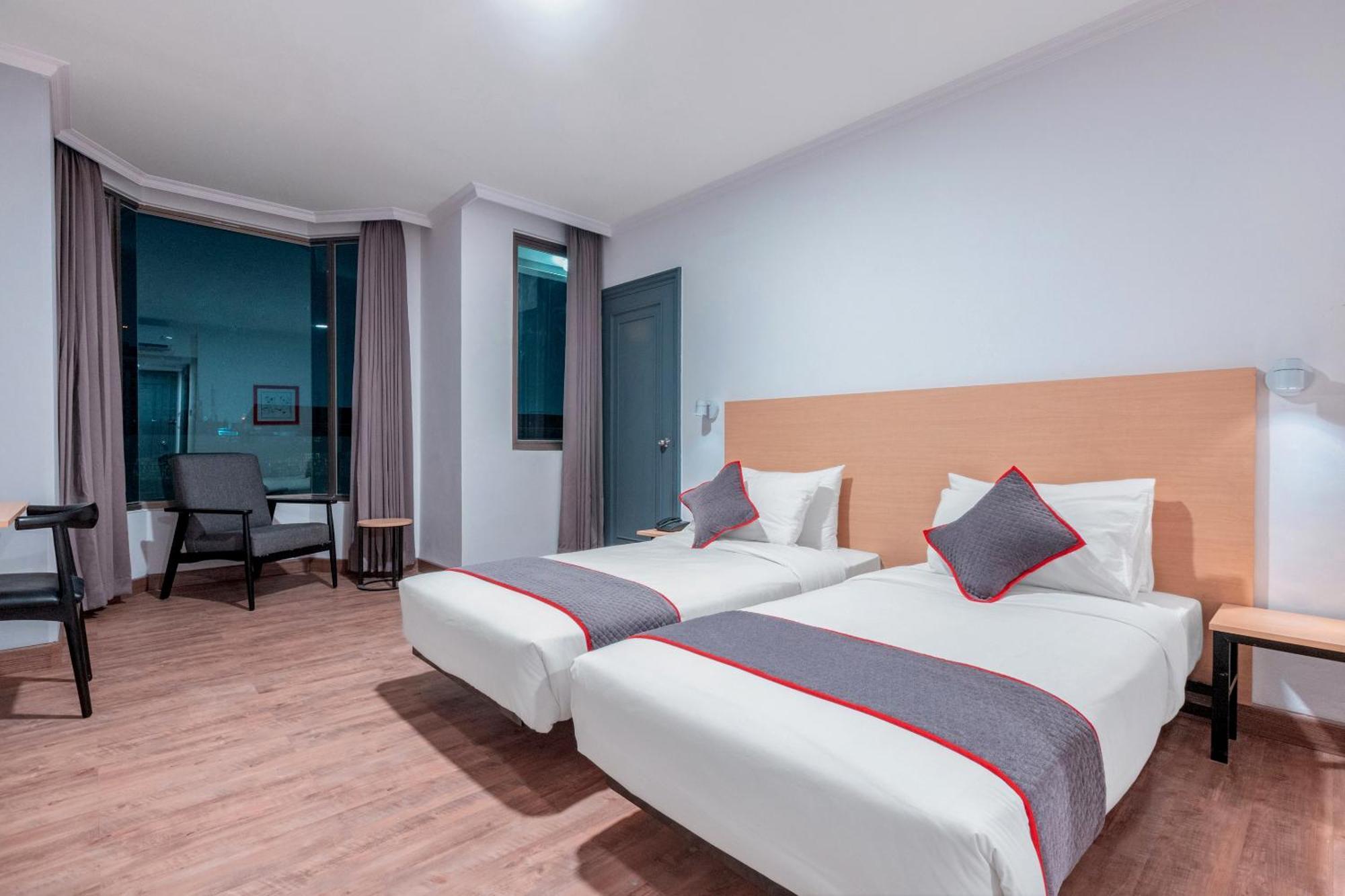Super Oyo Townhouse 2 Hotel Gunung Sahari Джакарта Екстер'єр фото