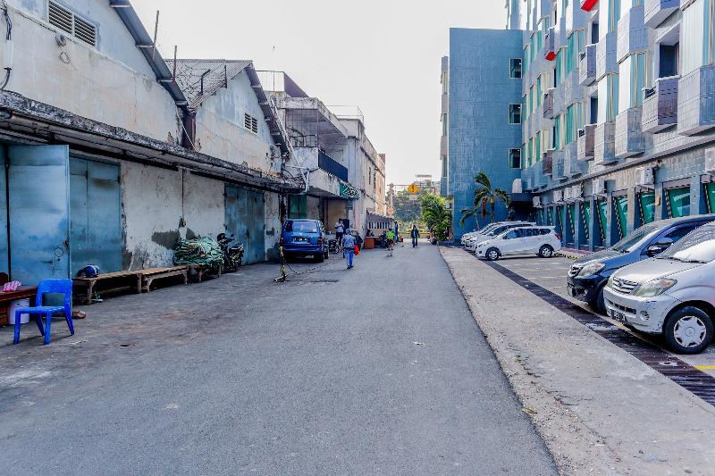 Super Oyo Townhouse 2 Hotel Gunung Sahari Джакарта Екстер'єр фото