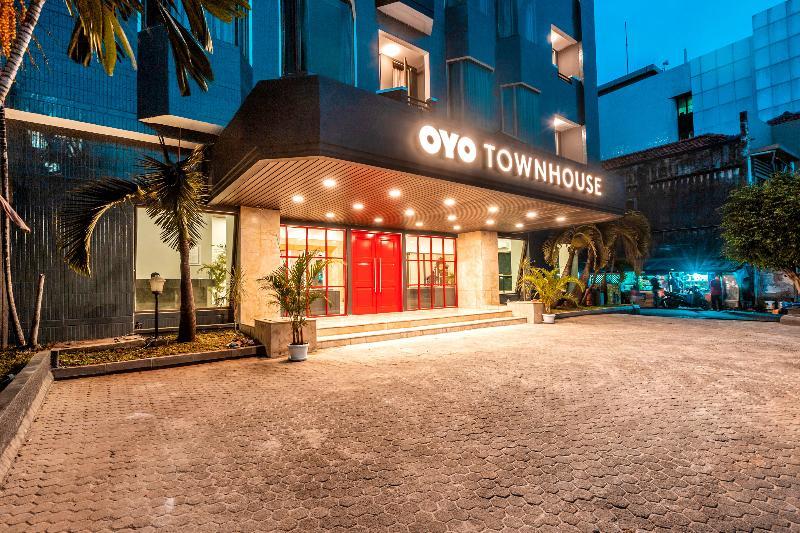 Super Oyo Townhouse 2 Hotel Gunung Sahari Джакарта Екстер'єр фото